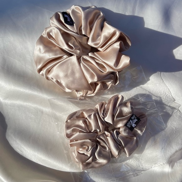 Très Silk - Silk Large Scrunchie 100% Mulberry - Picture 3 of 5